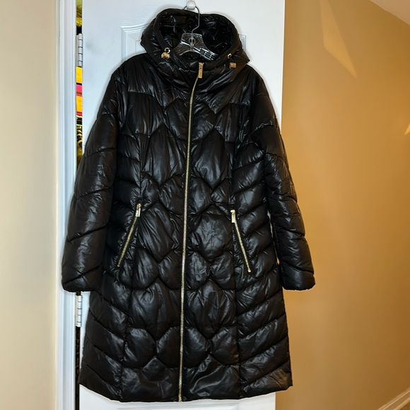 Guess Women’s Hooded Puffer Jacket - Picture 1 of 6